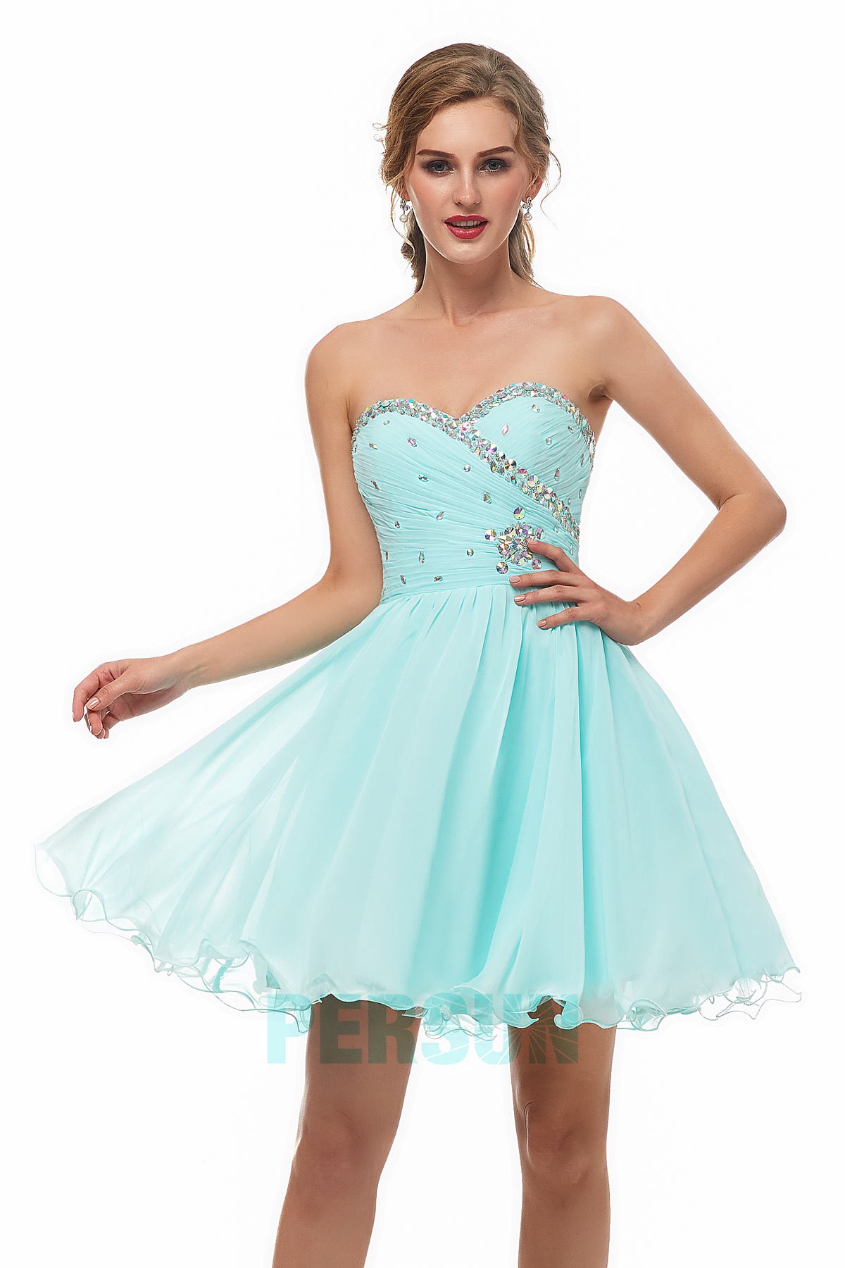 robe de bal courte turquoise bustier coeur embelli de strass 