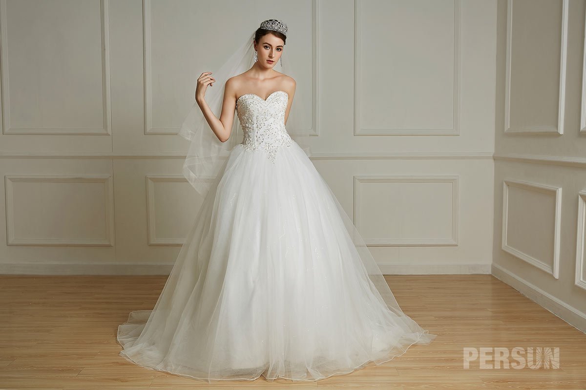 robe de mariée princesse bustier coeur appliqué de dentelle jupe tulle