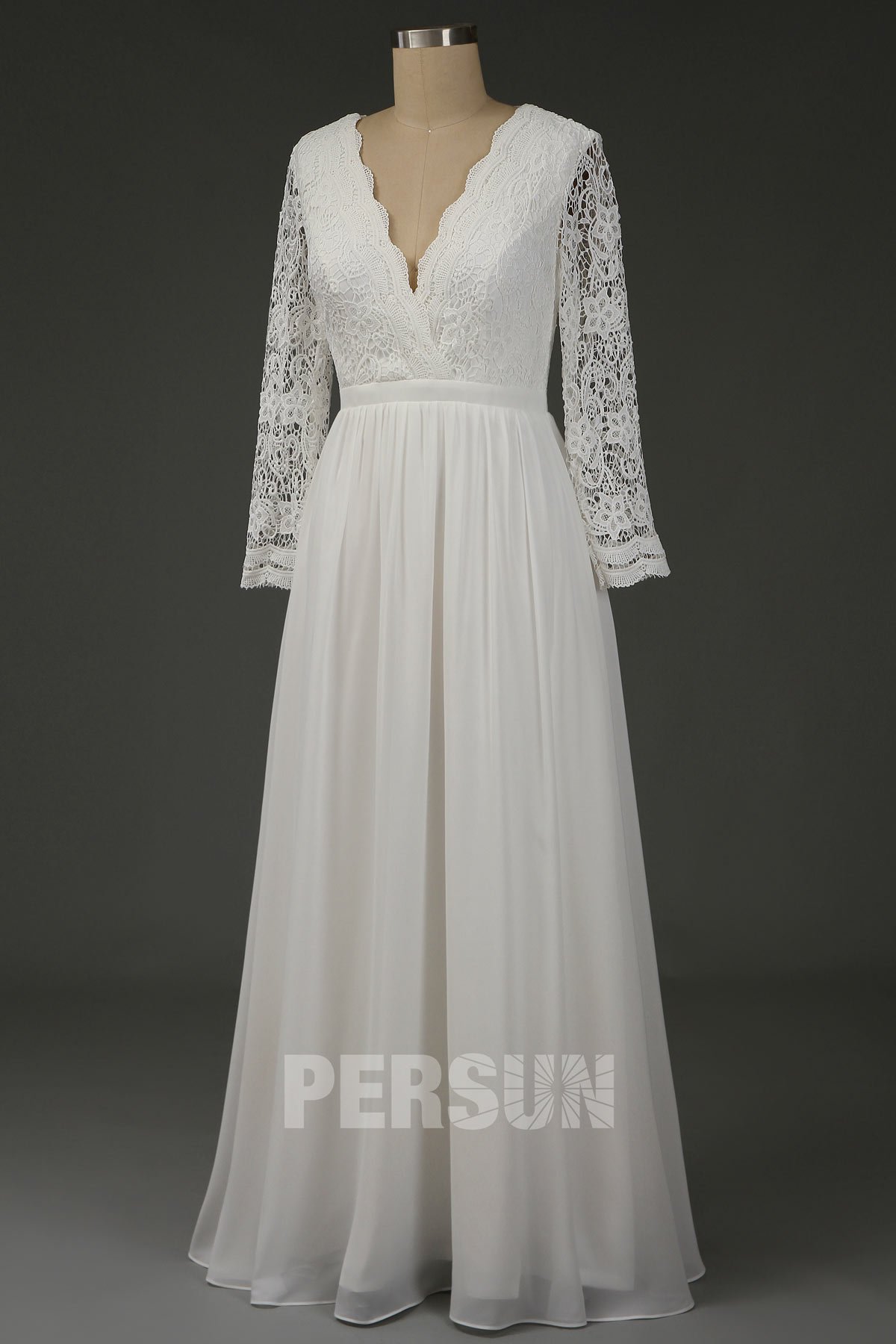 robe de mariée col v festonné haut en dentelle avec manches longues
