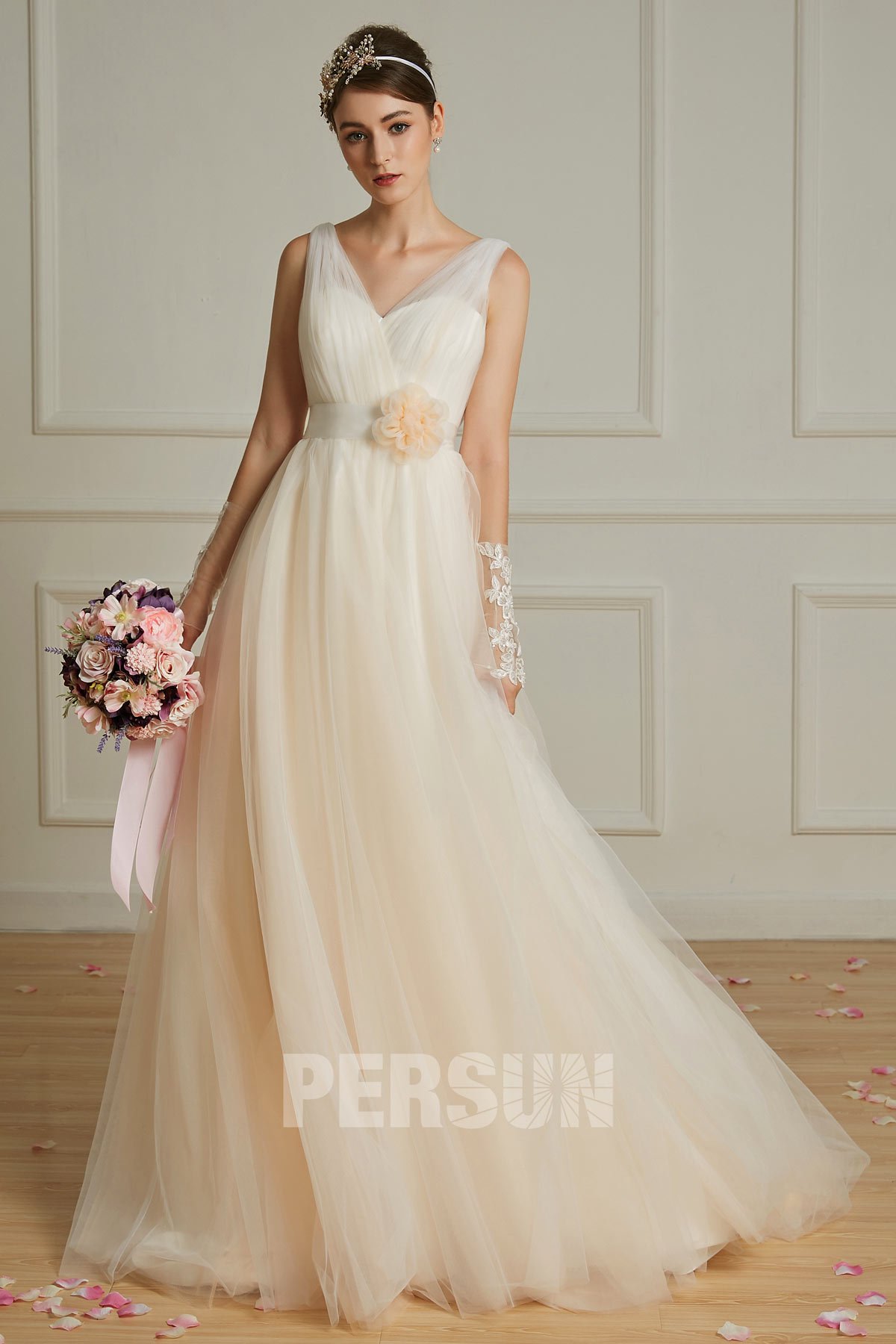simple robe de mariée champagne clair cache coeur en tulle