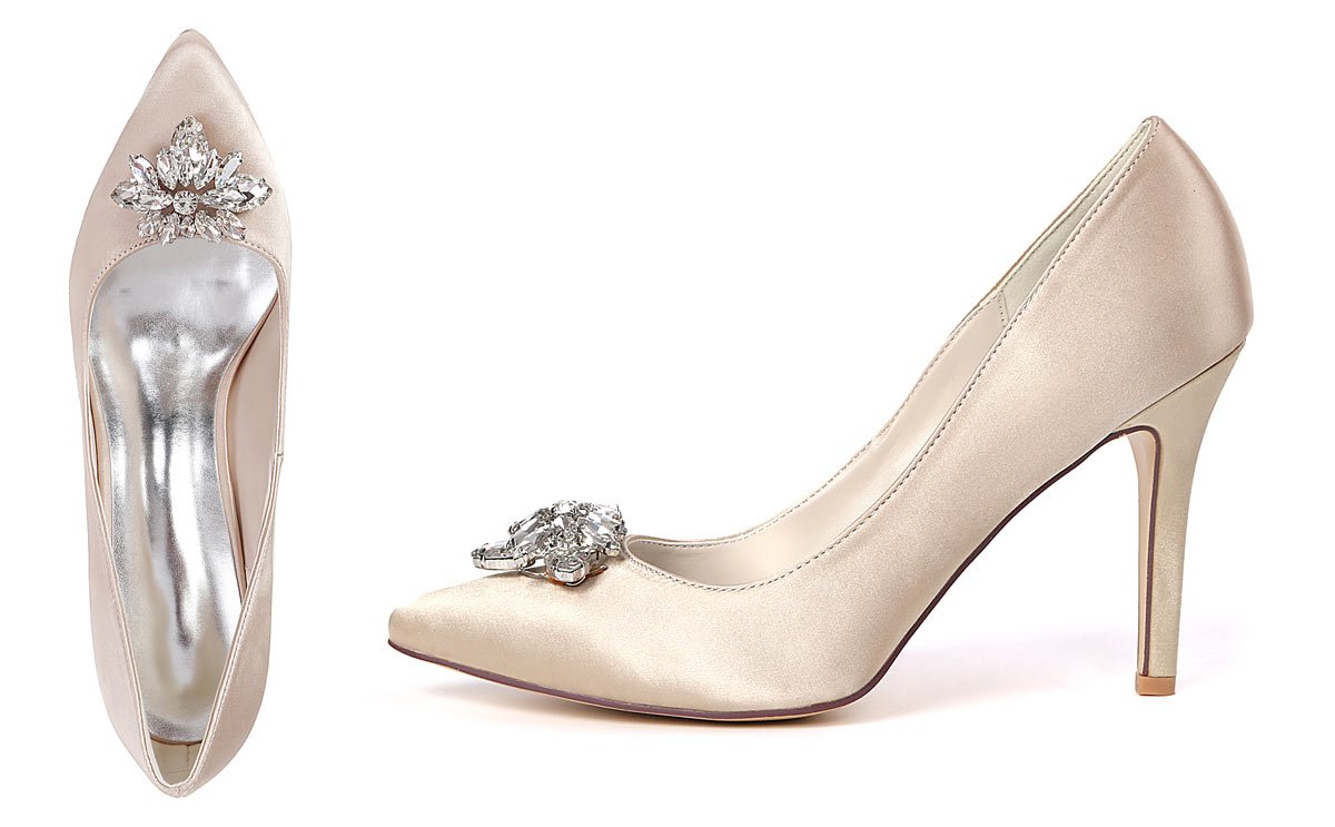 escarpins mariée champagne clair à talon haut embelli de bijoux